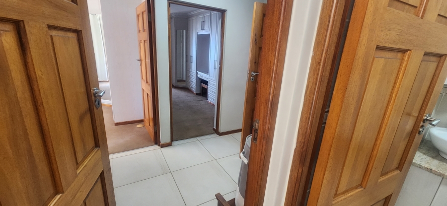 6 Bedroom Property for Sale in Da Nova Western Cape